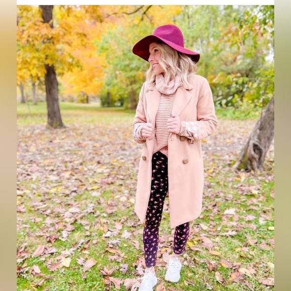 NEW |  Cabi 4142 Printed Lean Legging - Picture 3 of 9